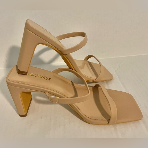 Leevar Women’s Nude Nubuck Square Toe Heeled Sandals, Size 6 - Picture 1 of 6
